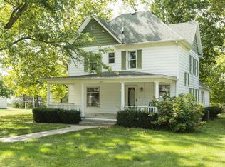 301 S Jackson St, Philo, IL 61864