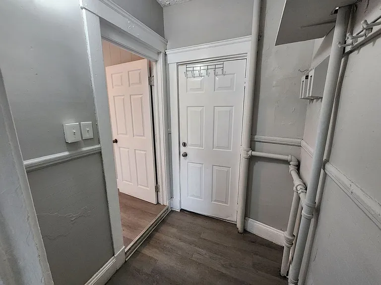 16014 Saranac Rd — Photo 15