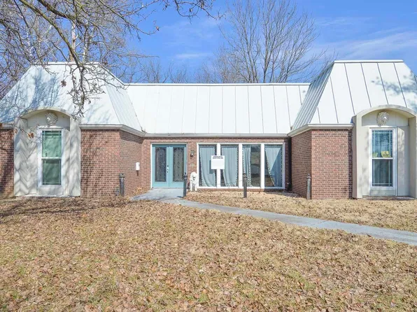 111 Lamoine Dr, Belleville, IL 62223