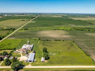 2425 S Conger Rd, Pecatonica, IL 61063