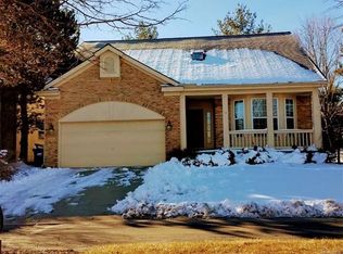 10 Eagle Ridge Rd, Lake Orion, MI 48360