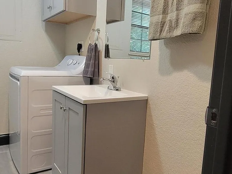 710 Dailey Ave — Photo 24