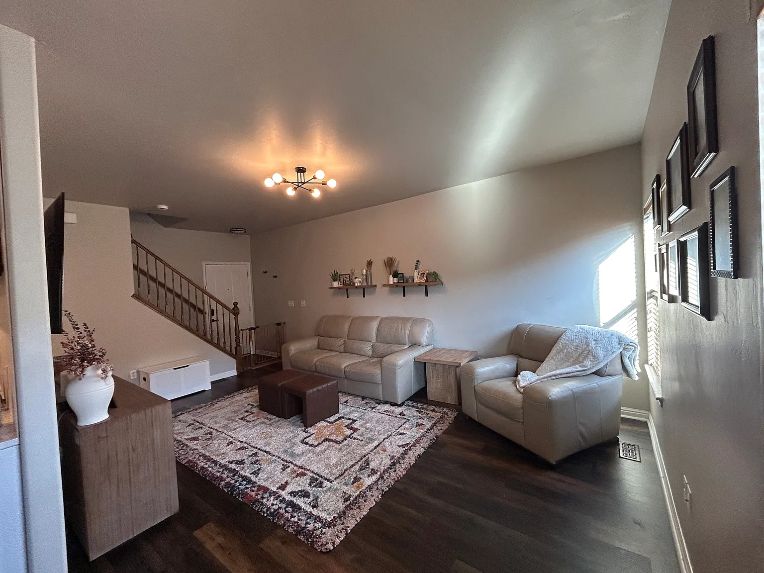 3 bed, 2130 sqft, $2,495 — Photo 2