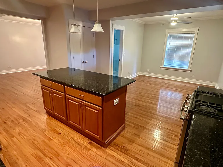 2310 W Farwell Ave #2W — Photo 14