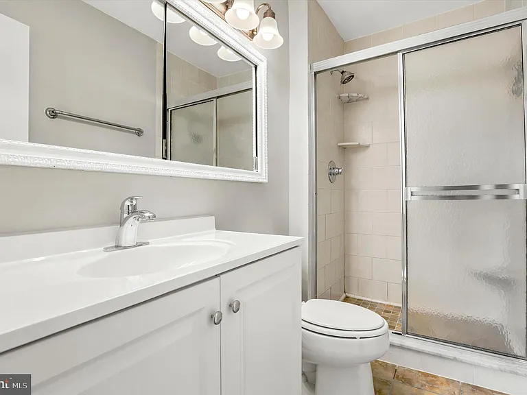 804 Bismark Way — Photo 22
