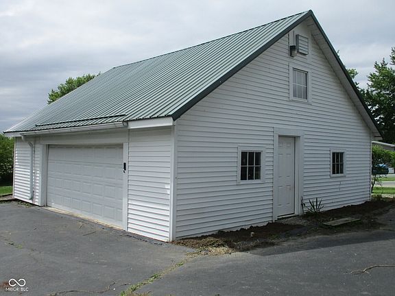 2nd image of 1203 Ladoga Rd
