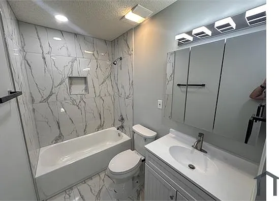 3 bed, 1200 sqft, $1,400 — Photo 3