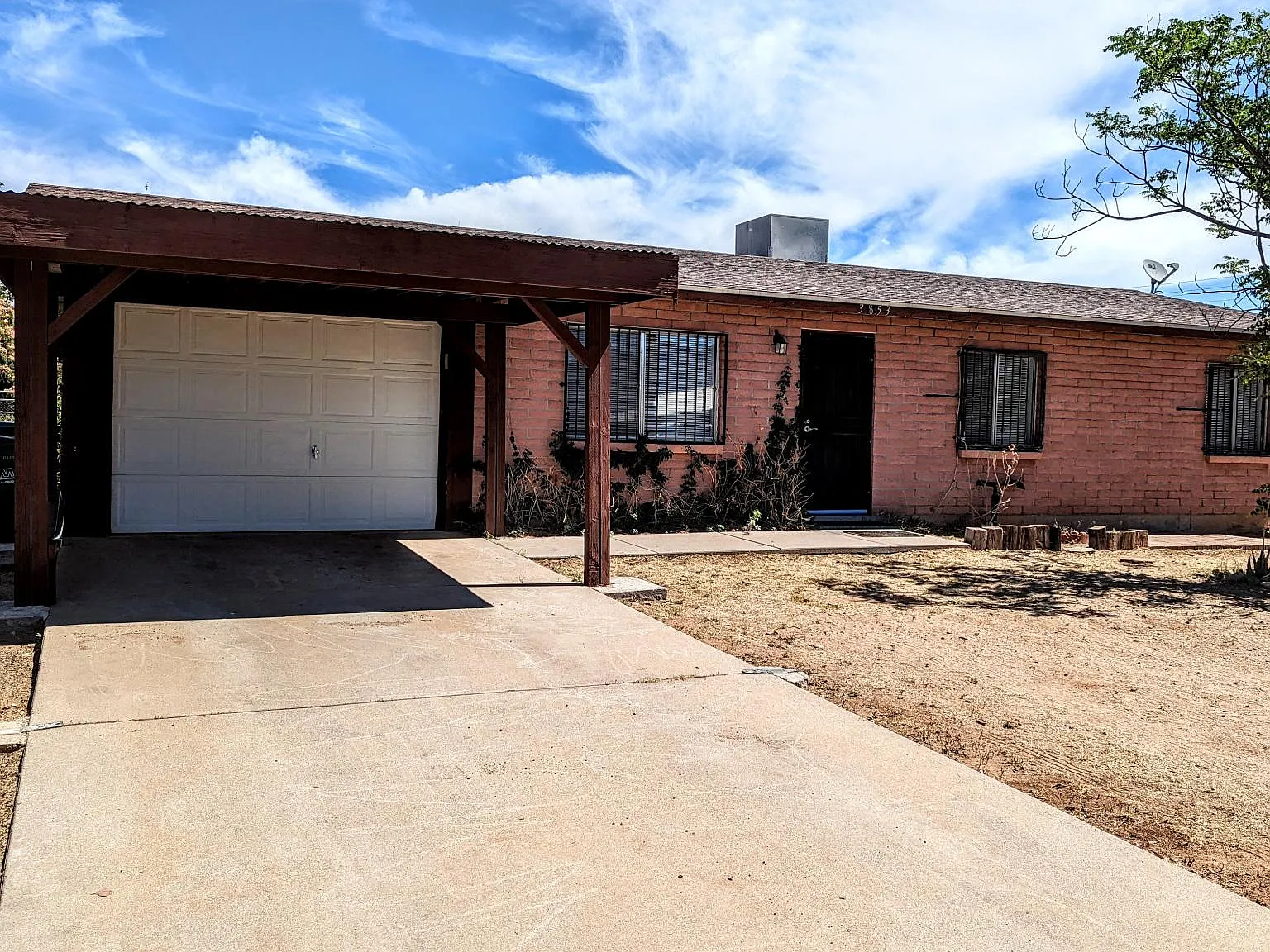 3 bed, 830 sqft, $1,595 — Photo 2