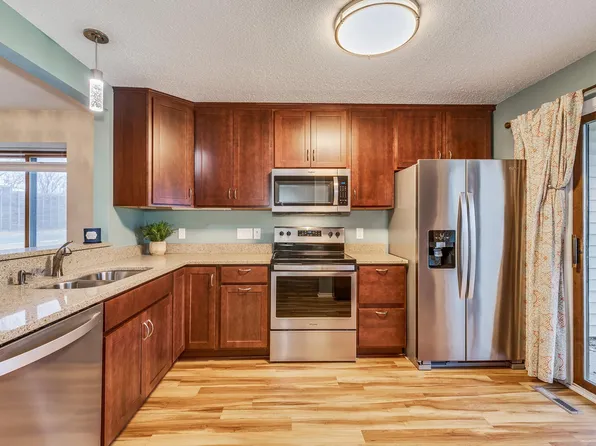 30 94th Cir NW #101NW, Minneapolis, MN 55448