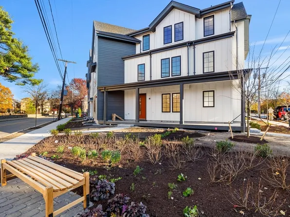 8 Elm St #8, Newton, MA 02465