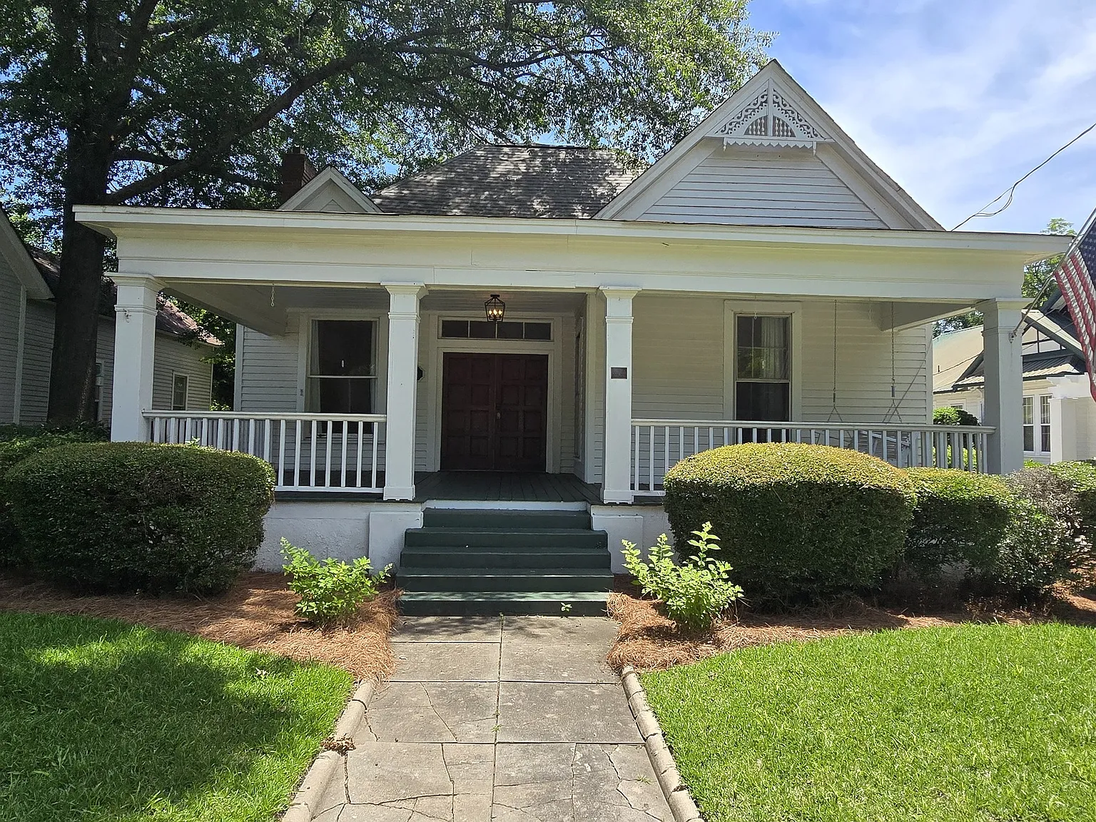 5 bed, 2.5 bath, 3001 sqft, $2,350 — Photo 3