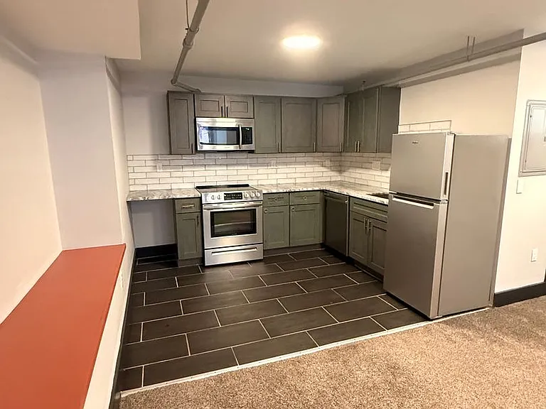 26 Washington Ave — Photo 8