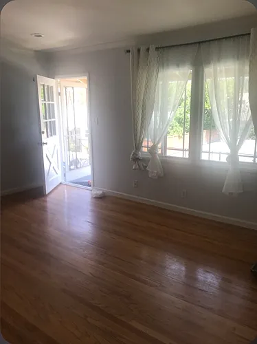 428 W Stocker St #3 Photo 1