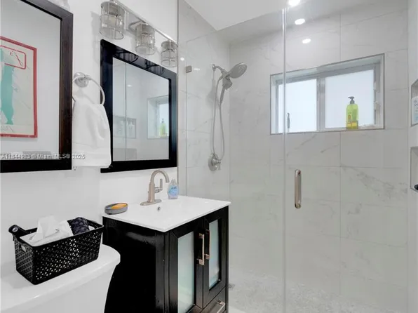 9880 Jamaica Dr, Cutler Bay, FL 33189