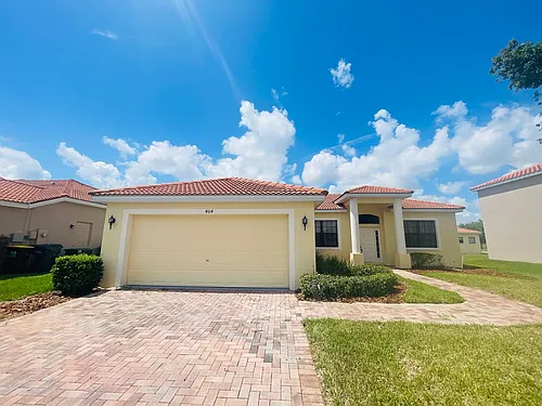 404 Cinnamon Dr Photo 1