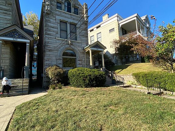 1 block from restaurants, bus stop, purple people bridge.