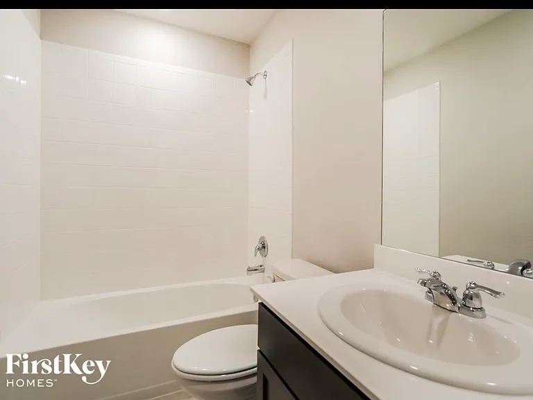 2339 French St — Photo 13