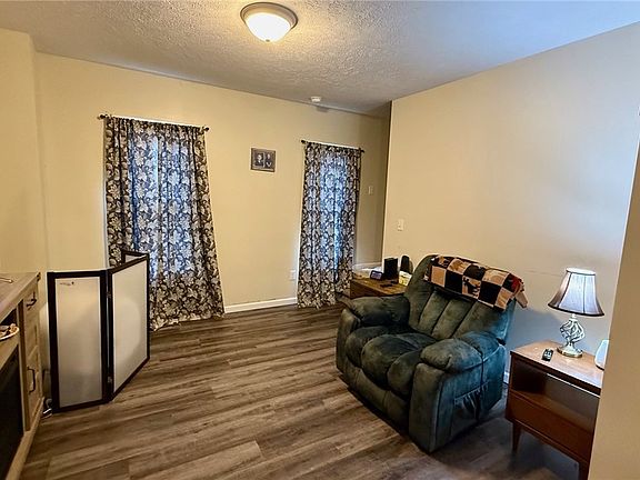 5th image of 16 Candee St