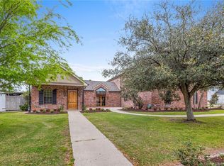 4329 Edgewater Dr, Lake Charles, LA 70605