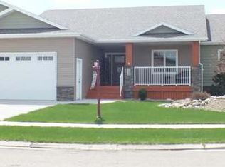 1609 Canyon Rd SW, Mandan, ND 58554