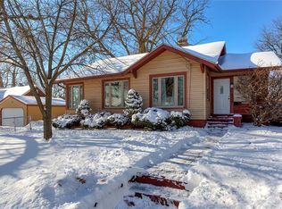 4600 Beaver Crest Dr, Des Moines, IA 50310