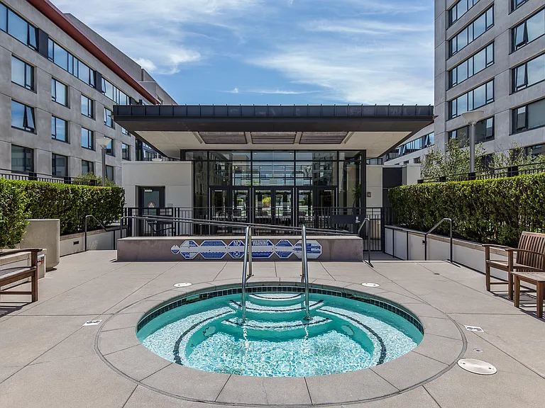 260 King St #263 — Photo 28