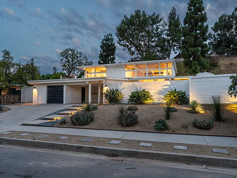 17042 Lisette St — Photo 73
