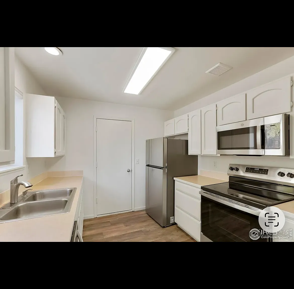 4 bed, 2074 sqft, $2,900 — Photo 4