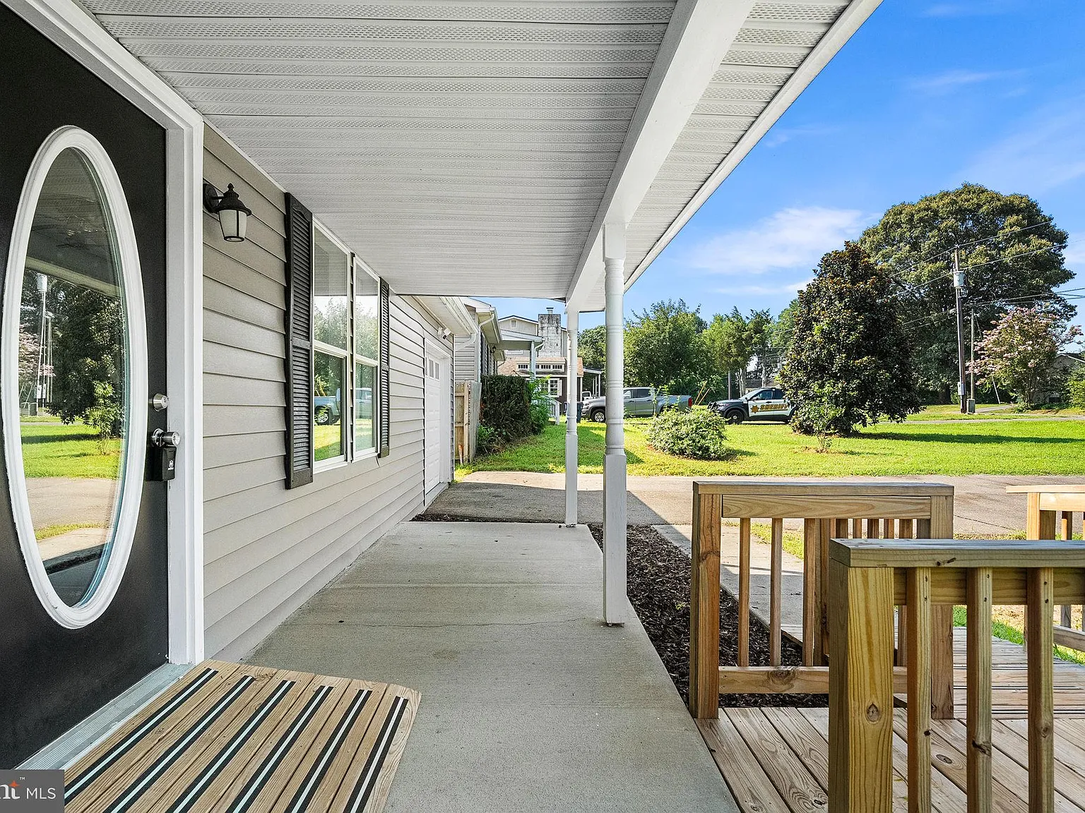 2 bed, 1.0 bath, 1275 sqft, $1,600 — Photo 4