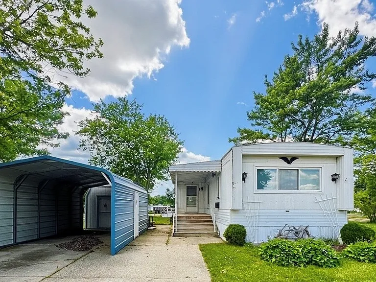 261 Hamilton Rd — Photo 2