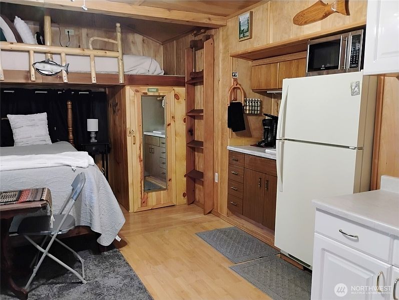 5th image of 11 E N Duckabush Dr