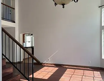 921 Greystone Dr — Photo 6