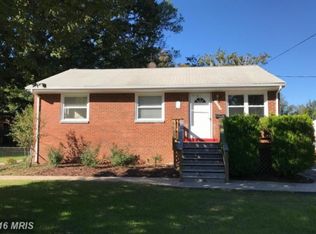 15912 Crest Dr, Woodbridge, VA 22191