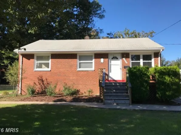 15912 Crest Dr, Woodbridge, VA 22191