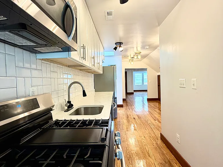 3304 N Hilton St #E — Photo 11