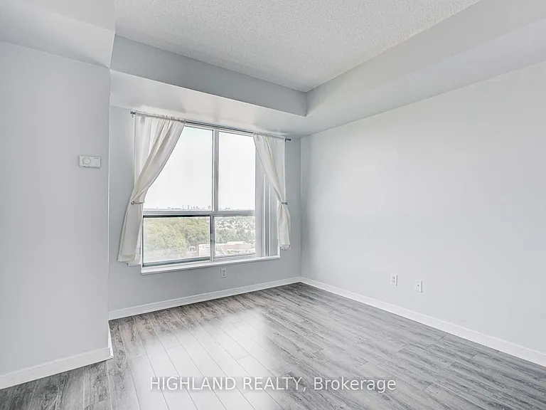 2545 Erin Centre Blvd #1411 — Photo 13