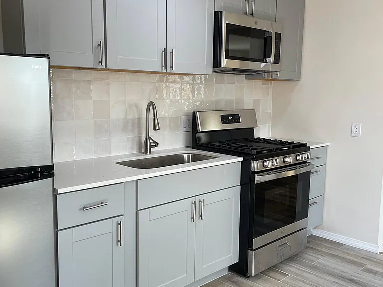 311 Stanford Dr SE — Photo 13