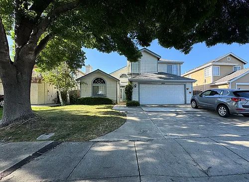 1820 Bayberry Ln Photo 1