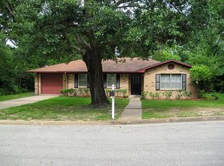 1711 Avenue R, Huntsville, TX 77340