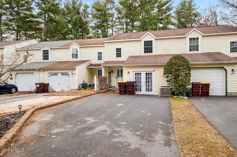 2nd image of 40 Deer Run Drive