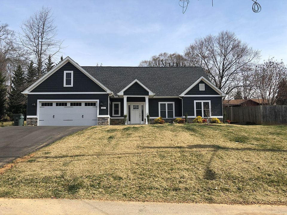 1st image of 1846 Carleton Dr