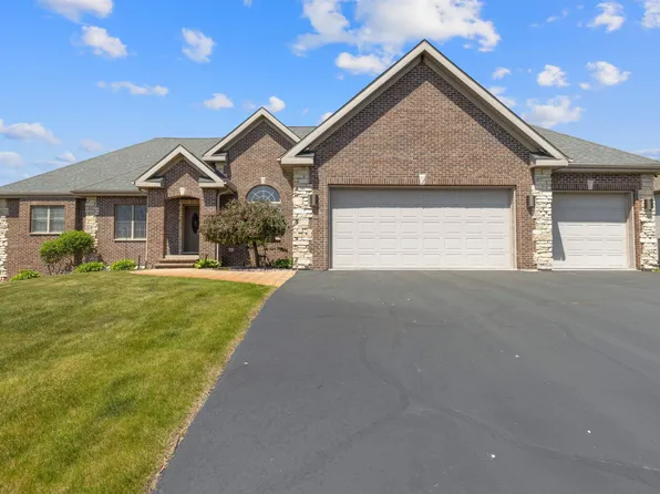 13084 Deer Xing, Roscoe, IL 61073