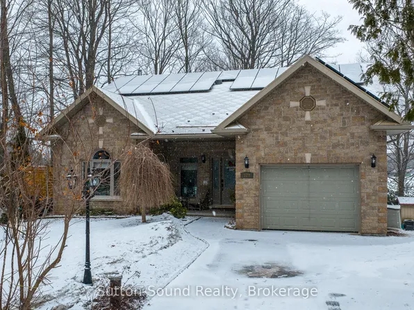 122 McCullough Lake Dr, Chatsworth, ON N0H 2V0