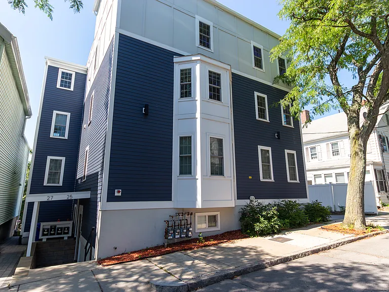 27 Suffolk St #3 — Photo 20