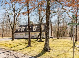 902 Fairmount Ave, Signal Mountain, TN 37377