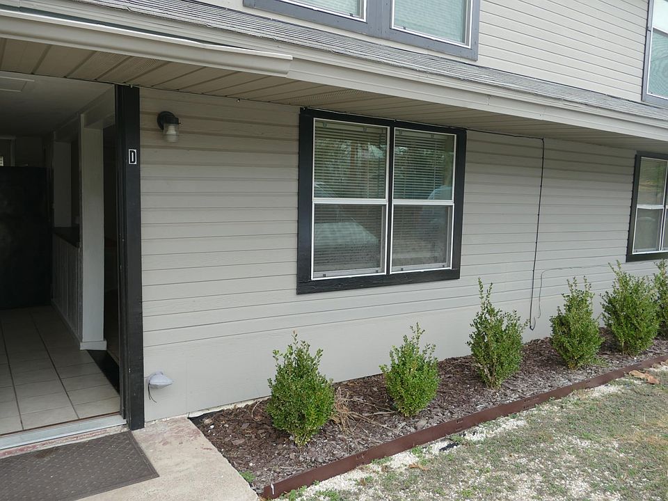 Entrance to the downstairs home for rent. (it's a duplex, the other home is upstairs).