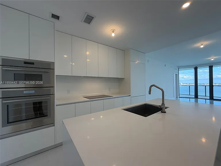 700 NE 24th St #3503 — Photo 6