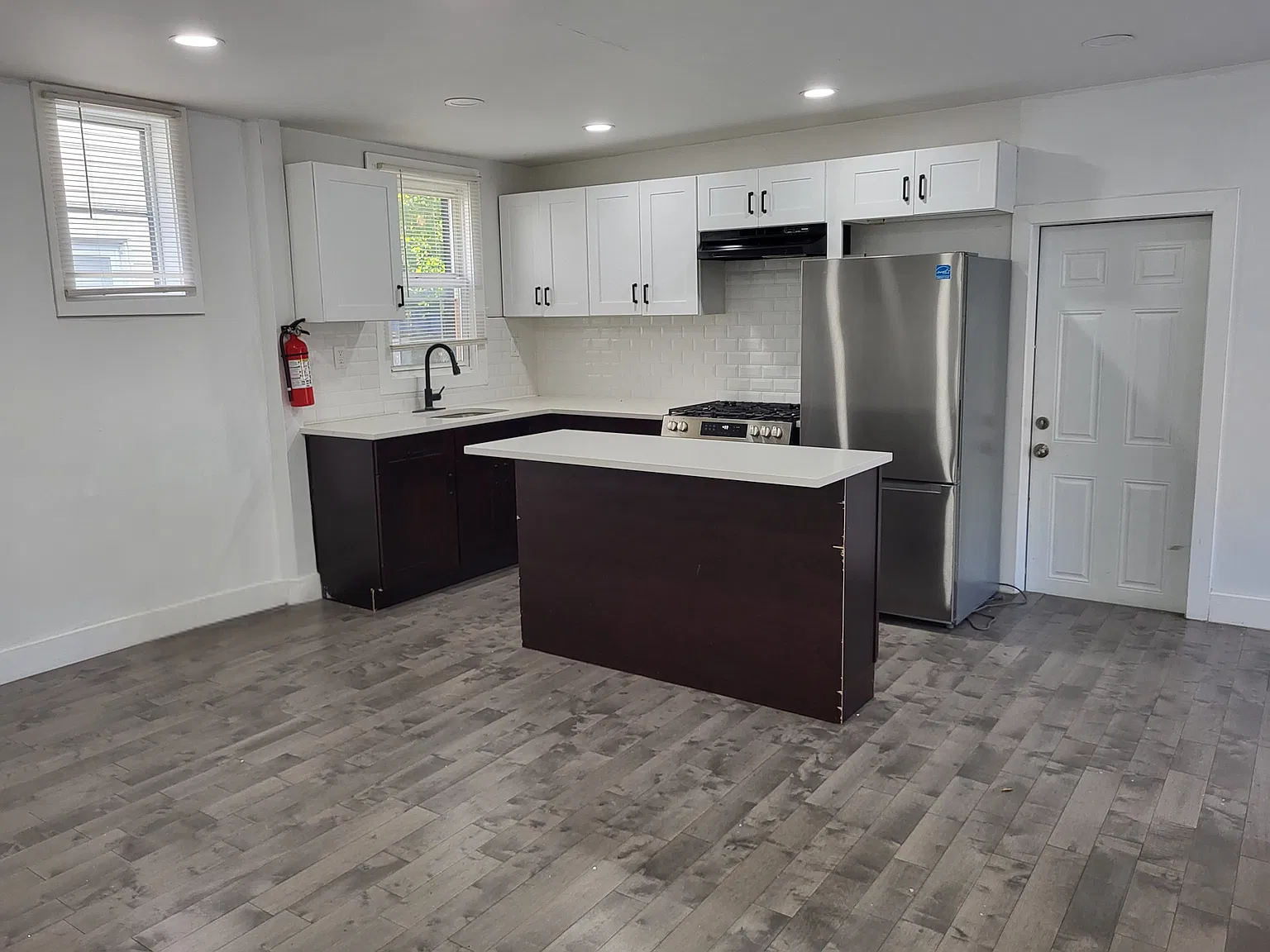 3 bed, $2,300 — Photo 4