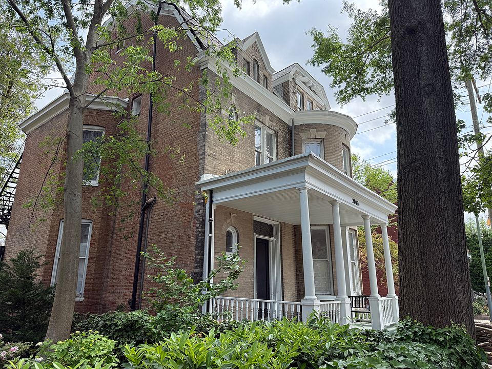2000 W Grace St Main Entrance
