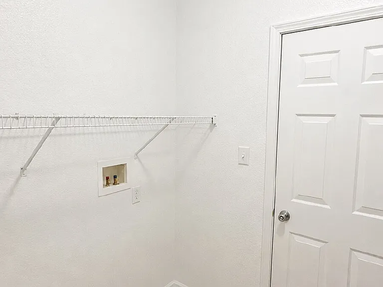 3718 Laurel Cherry Ln — Photo 8